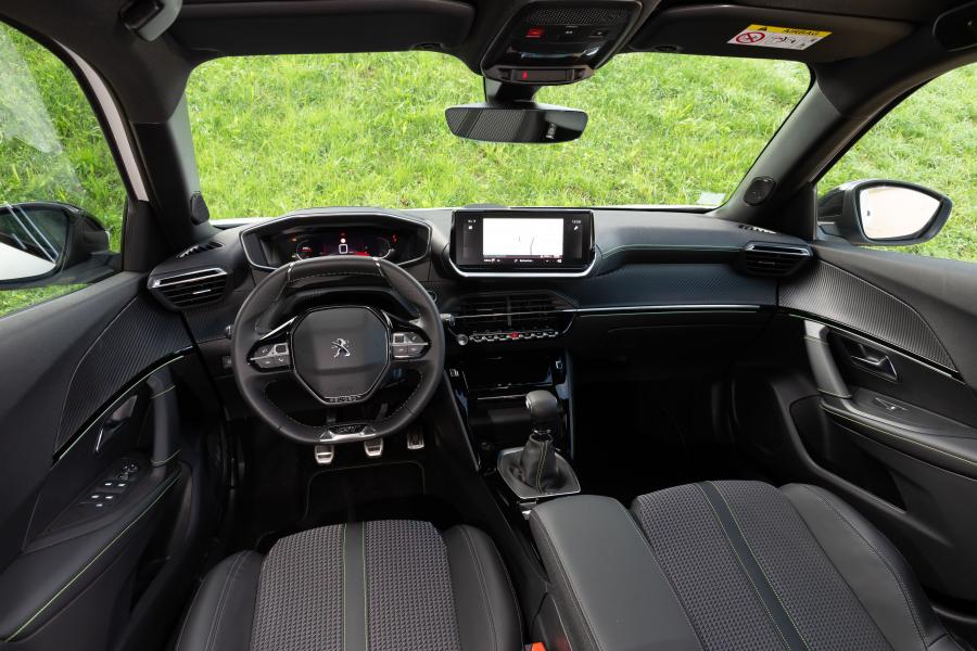 Торпедо Peugeot e-2008 GT (Digital White) 2019 года  (WW) (фото 89 из 119)